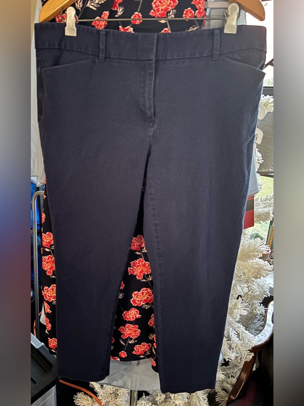 New York & Company Stretch trousers ankle length Black size 14